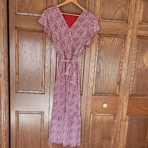 Floral Red Lined Dress with Ruffled Flutter Sleeves and Elastic Waist Size XL.